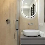 Charming With A Balcony In By Renters *