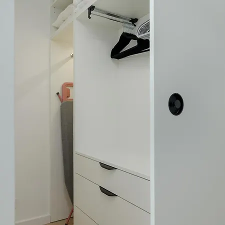 아파트 Charming With A Balcony In By Renters 제수프