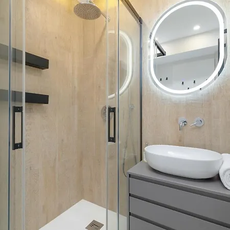 Charming With A Balcony In By Renters