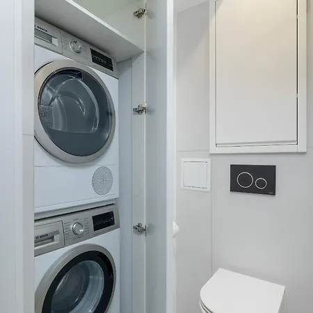 Charming With A Balcony In By Renters * 제수프