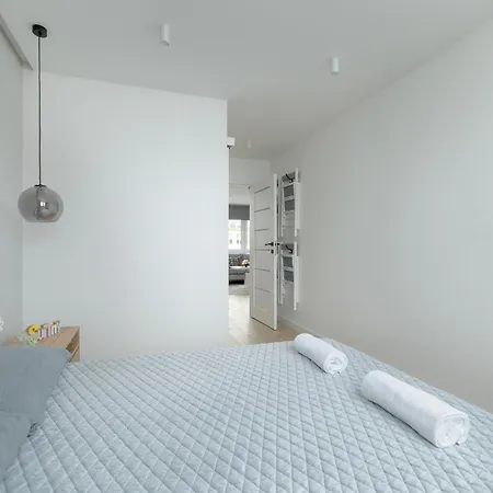 Апартаменти Charming With A Balcony In By Renters