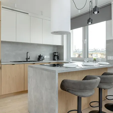 Charming With A Balcony In By Renters *