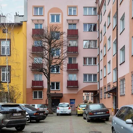 Charming With A Balcony In By Renters Апартаменти *