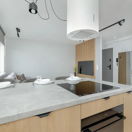 Апартаменти Charming With A Balcony In By Renters