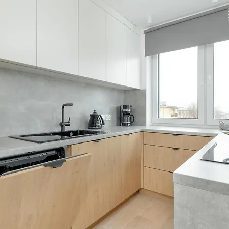 Charming With A Balcony In By Renters Ряшів