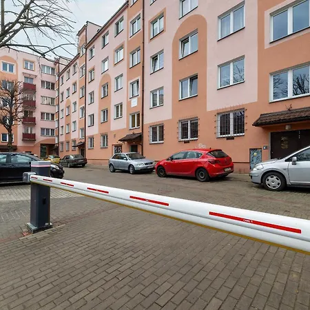 아파트 Charming With A Balcony In By Renters