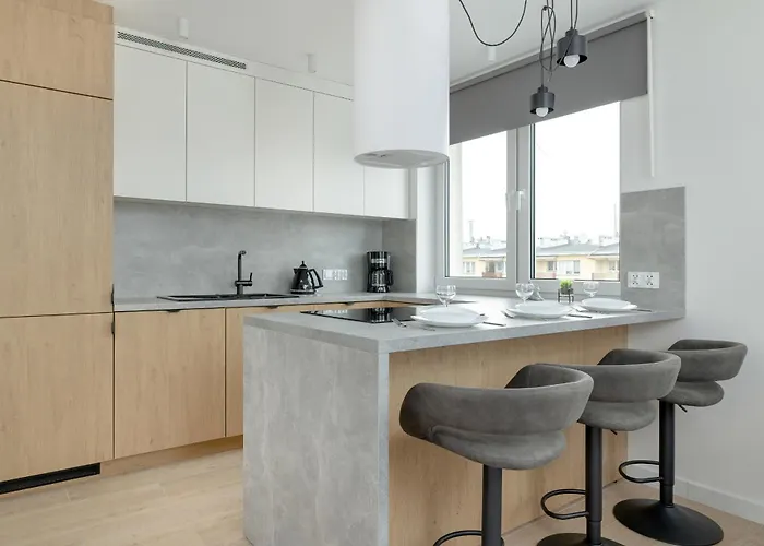 Charming With A Balcony In By Renters *